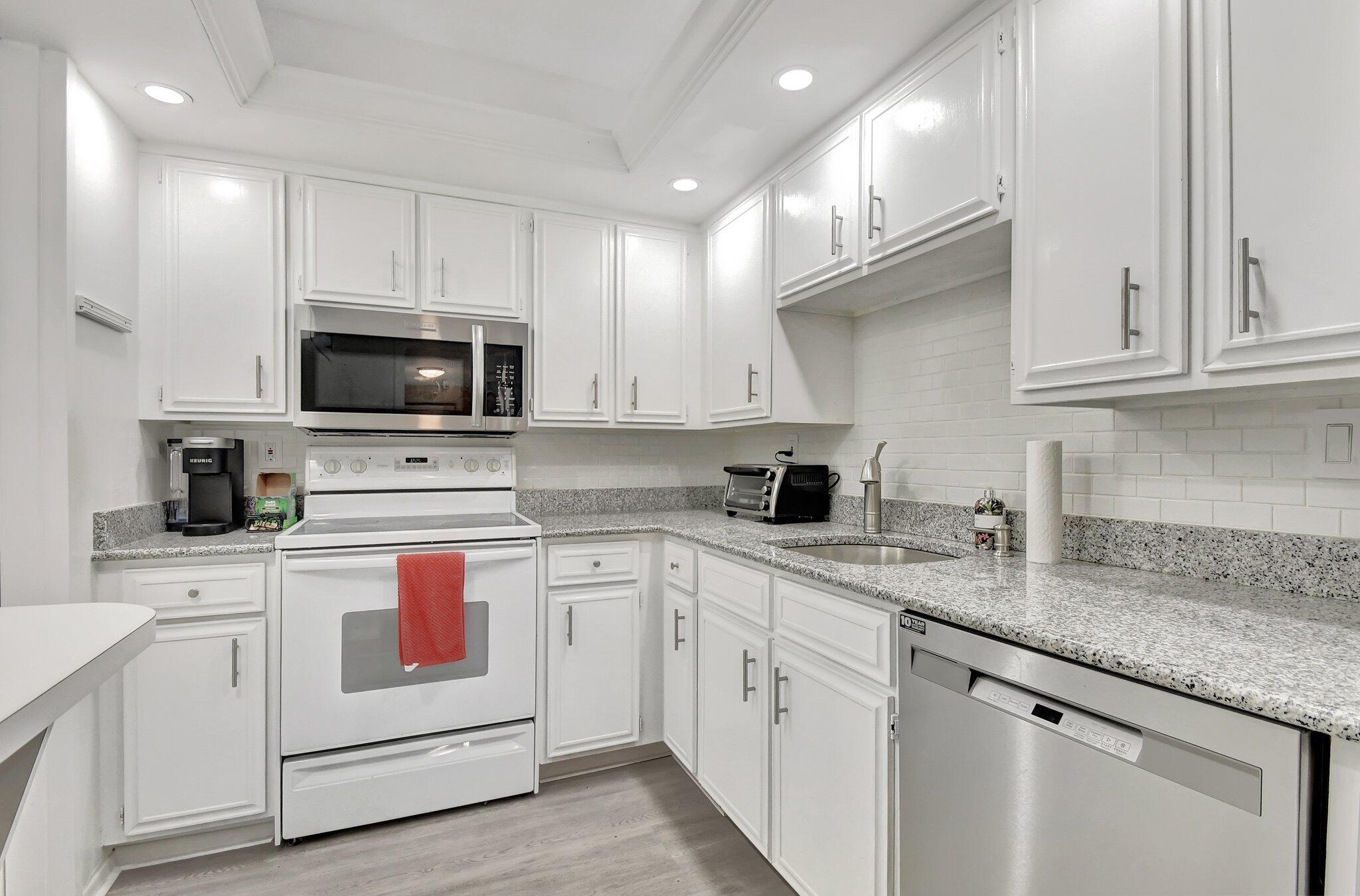 1643 Bridgewood Drive Boca Raton, FL 33434 - Photo 3 of 51 5-web-or-mls-DSC_2656