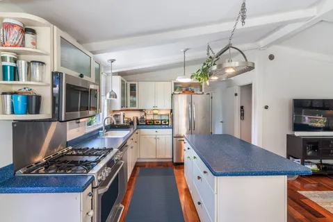 $3,700,000 | 32 Ditch Plains Road, Montauk, NY 11954