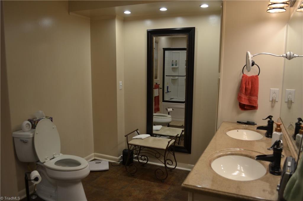 208 Twin Springs Road Mayodan, NC 27027 - Photo 14 of 31 Gallery Image 14