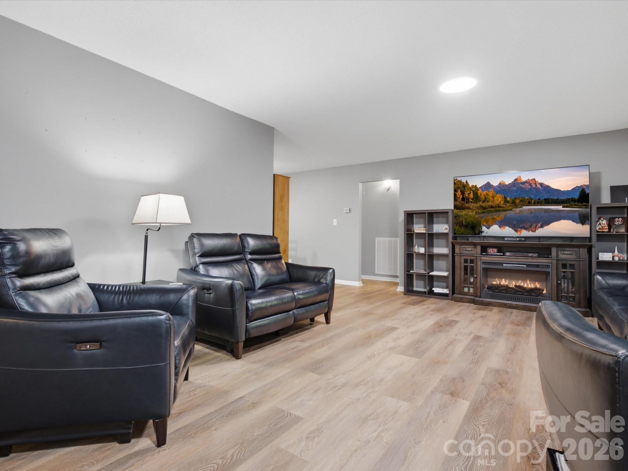155 South Grandview Road Clover, SC 29710 - Photo 5 of 48 Gallery Image 5