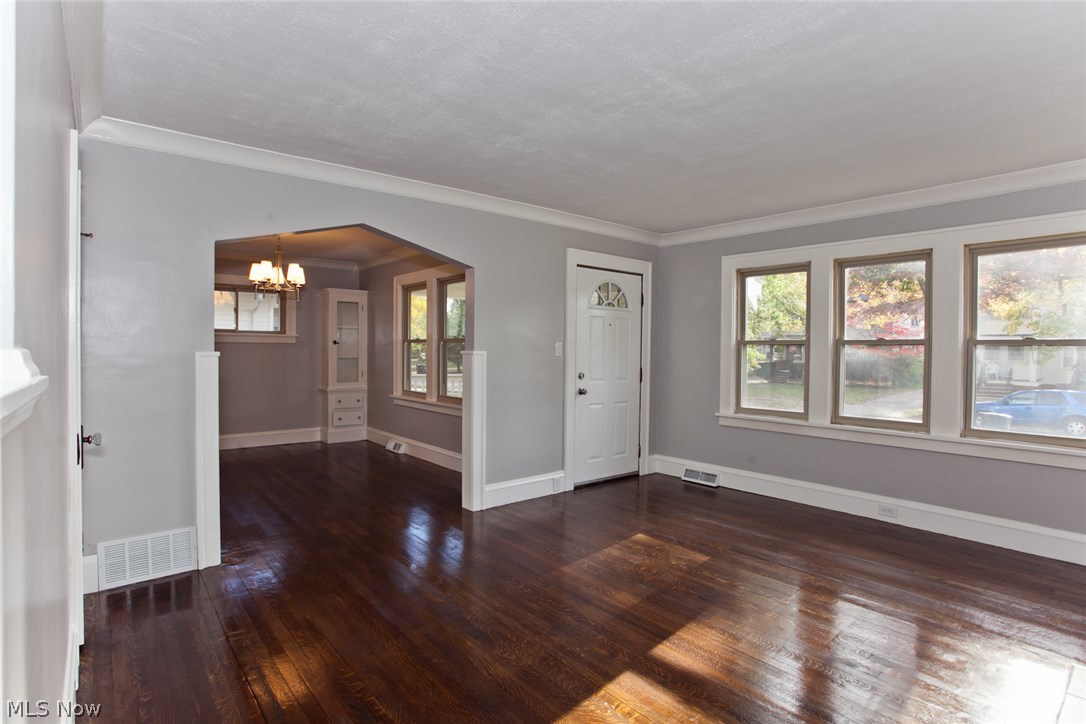 3847 Silsby Road Cleveland, OH 44111 - Photo 5 of 25 Gallery Image 5
