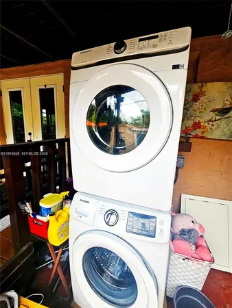 $1,300 | 2109 Red Road, Coral Gables, FL 33155