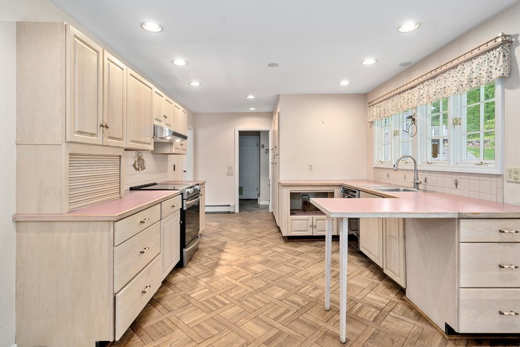12 Nipmuck Road Paxton, MA 01612 - Photo 8 of 24 Gallery Image 8