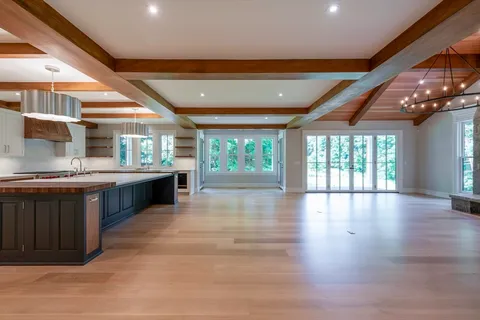 $3,100,000 | 169 Main Street, Wenham, MA 01984