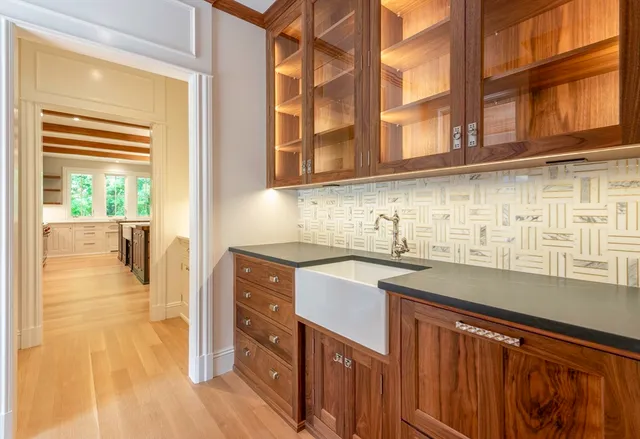 $3,100,000 | 169 Main Street, Wenham, MA 01984