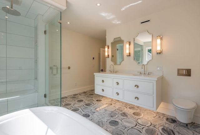 $3,100,000 | 169 Main Street, Wenham, MA 01984