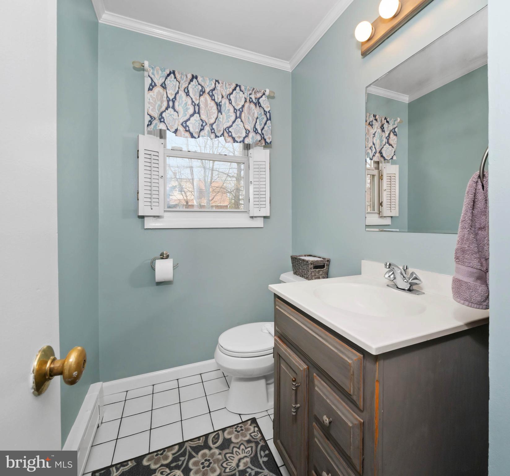 109 Murphy Road Wilmington, DE 19803 - Photo 29 of 42 Half bath, main floor