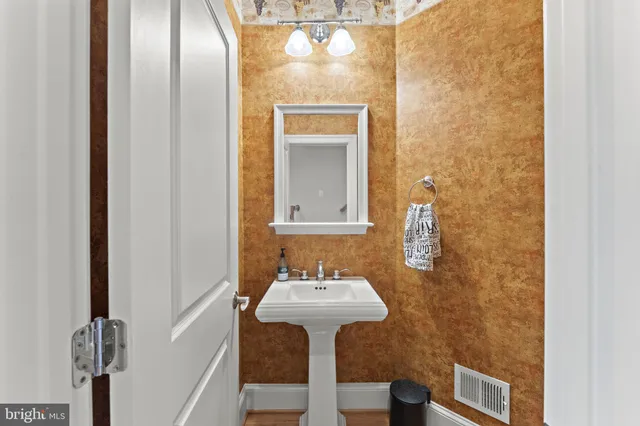 $1,395,000 | 1815 Potomac Greens Drive, Alexandria, VA 22314