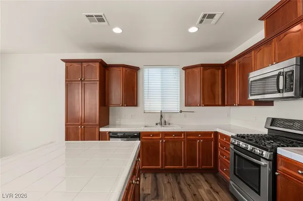 $2,194 | 6247 Sugartree Avenue, Las Vegas, NV 89141