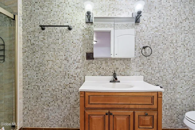 $639,000 | 55 Alpine Drive, Colonie, NY 12110