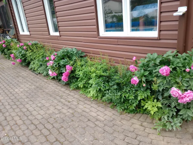 $639,000 | 55 Alpine Drive, Colonie, NY 12110