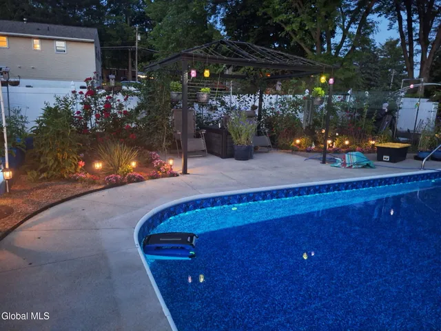 $639,000 | 55 Alpine Drive, Colonie, NY 12110