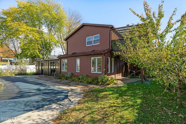 $639,000 | 55 Alpine Drive, Colonie, NY 12110