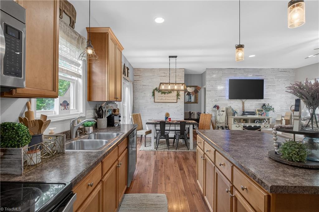 4319 Brown Oaks Road Randleman, NC 27317 - Photo 8 of 33