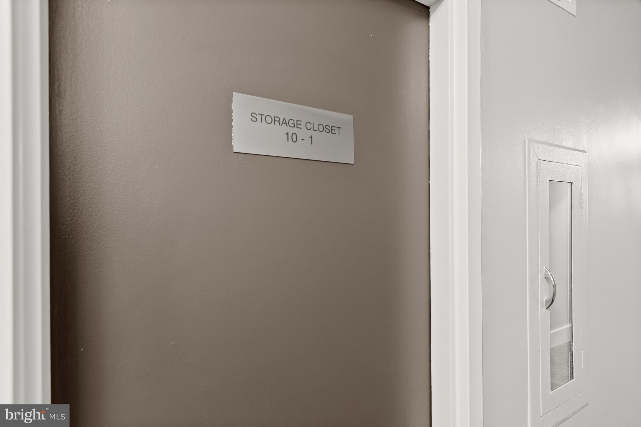 4000 Tunlaw Road Northwest, Unit 1007 Washington, DC 20007 - Photo 28 of 50 a view of a hallway