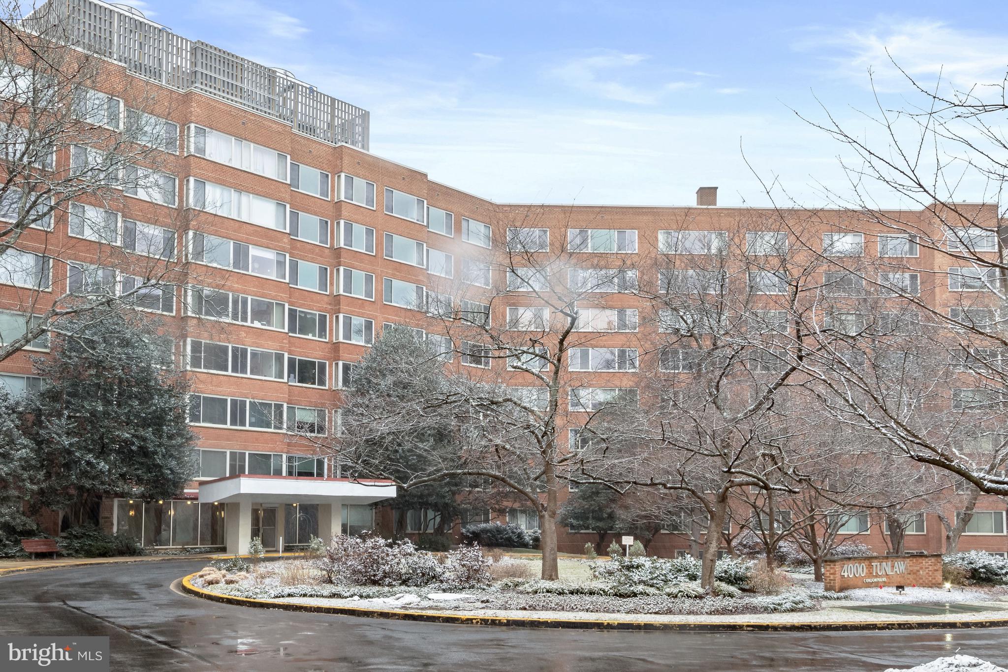 4000 Tunlaw Road Northwest, Unit 1007 Washington, DC 20007 - Photo 46 of 50 a front view of a building