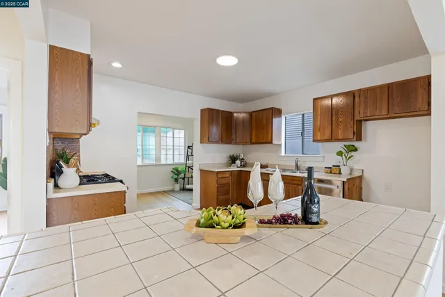 $899,000 | 263 Rhine Street, Daly City, CA 94014