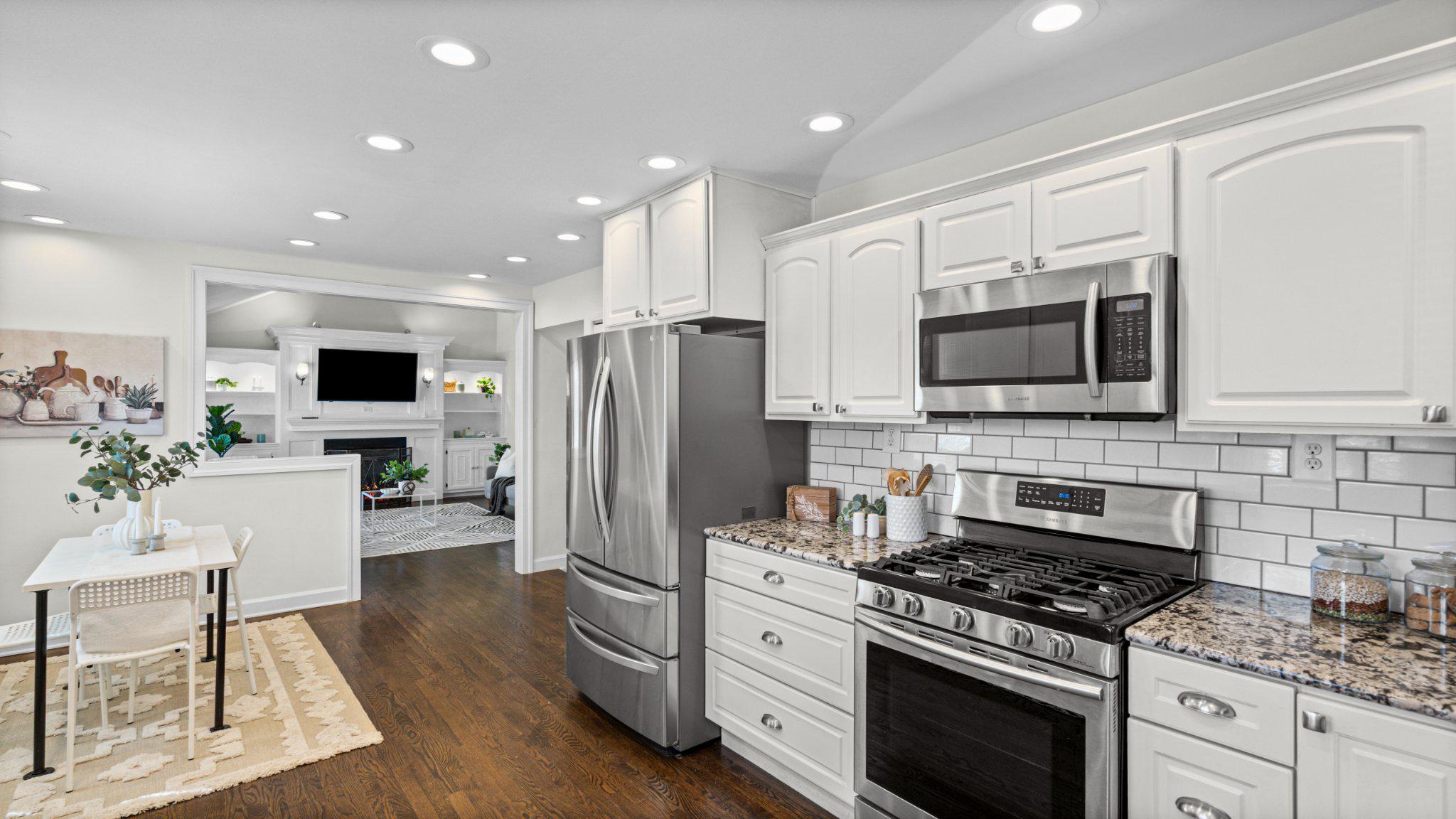 8930 Parlo Road Baltimore, MD 21236 - Photo 14 of 36 Gourmet Eat-in Kitchen