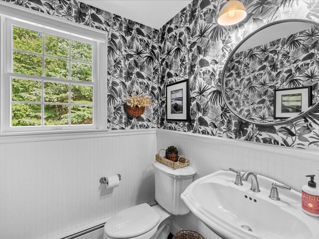 639 First Parish Road Scituate, MA 02066 - Photo 15 of 34 Gallery Image 15