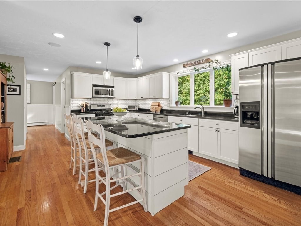 639 First Parish Road Scituate, MA 02066 - Photo 9 of 34 Gallery Image 9