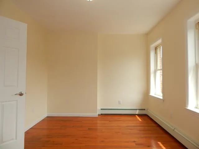 $2,500 | 230 5th Street, Unit 2, Jersey City, NJ 07302