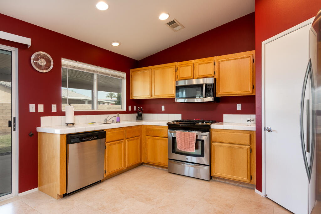 40965 Aetna Springs Road Indio, CA 92203 - Photo 6 of 28 40965aetnaspringstreet-lr-8