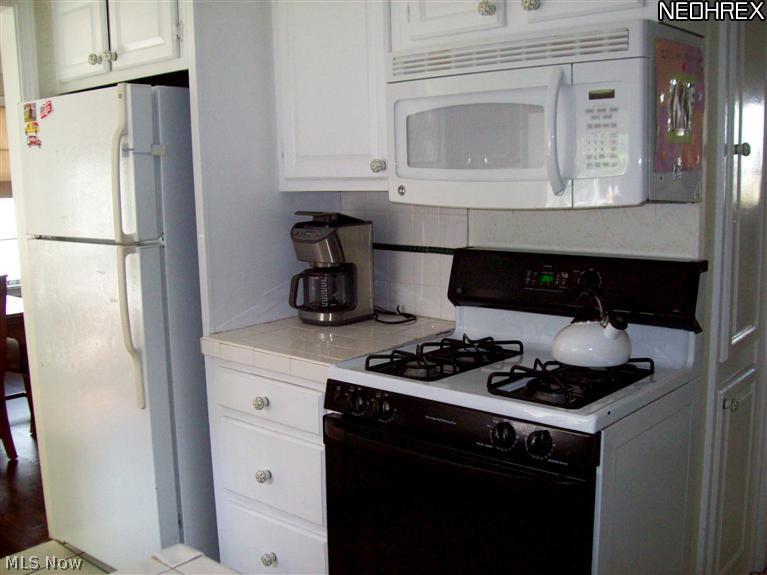 2602 Milton Road Cleveland, OH 44118 - Photo 8 of 14 Gallery Image 8