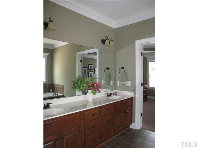 73 Malachite Court Raleigh, NC 27603 - Photo 9 of 19 Bathroom
