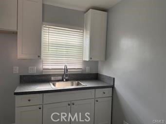 2293 Grand Long Beach, CA 90815 - Photo 4 of 7 a sink with a window