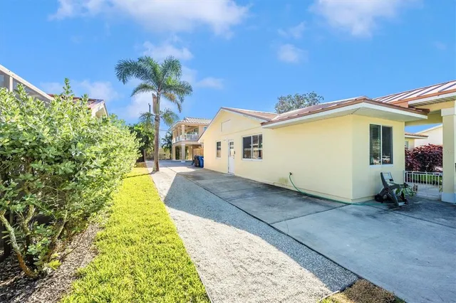 $2,450 | 907 Riviera Street, Venice, FL 34285