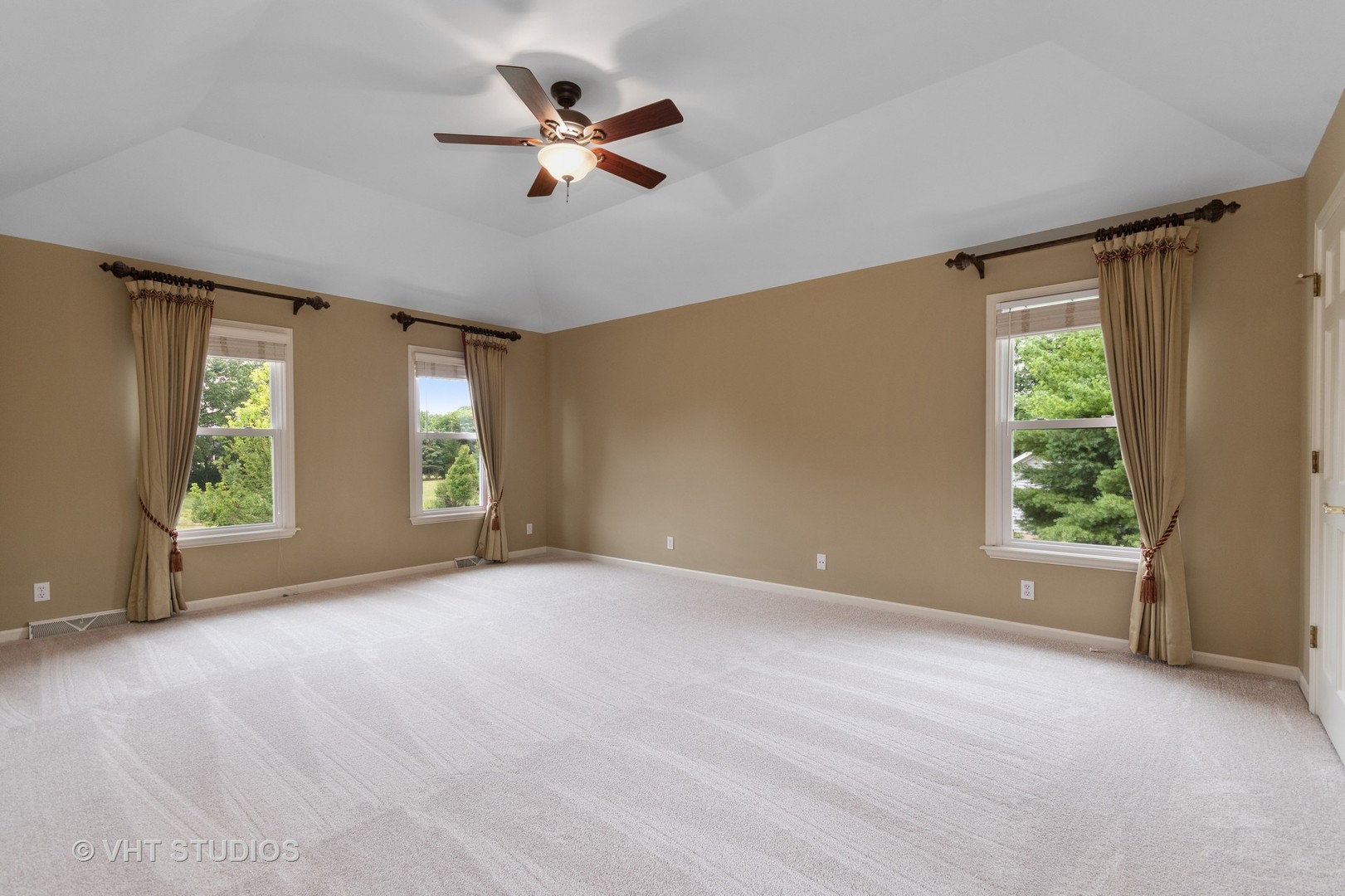 602 Chesapeake Road St. Charles, IL 60175 - Photo 11 of 25