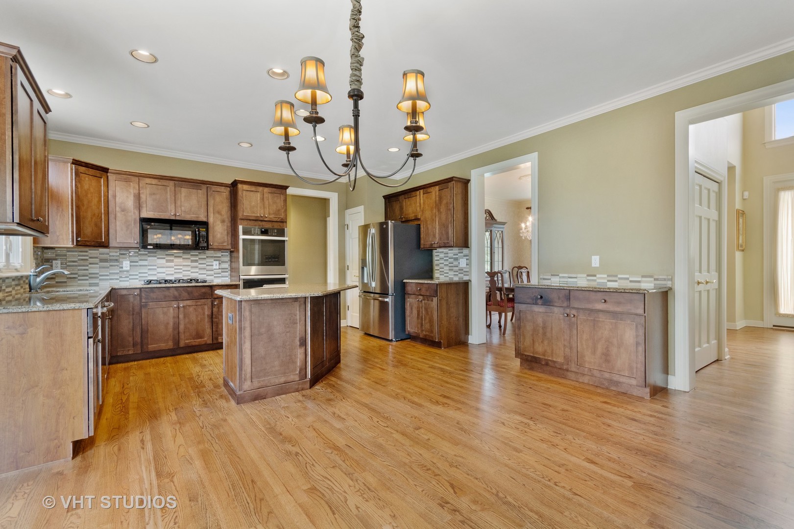 602 Chesapeake Road St. Charles, IL 60175 - Photo 4 of 25