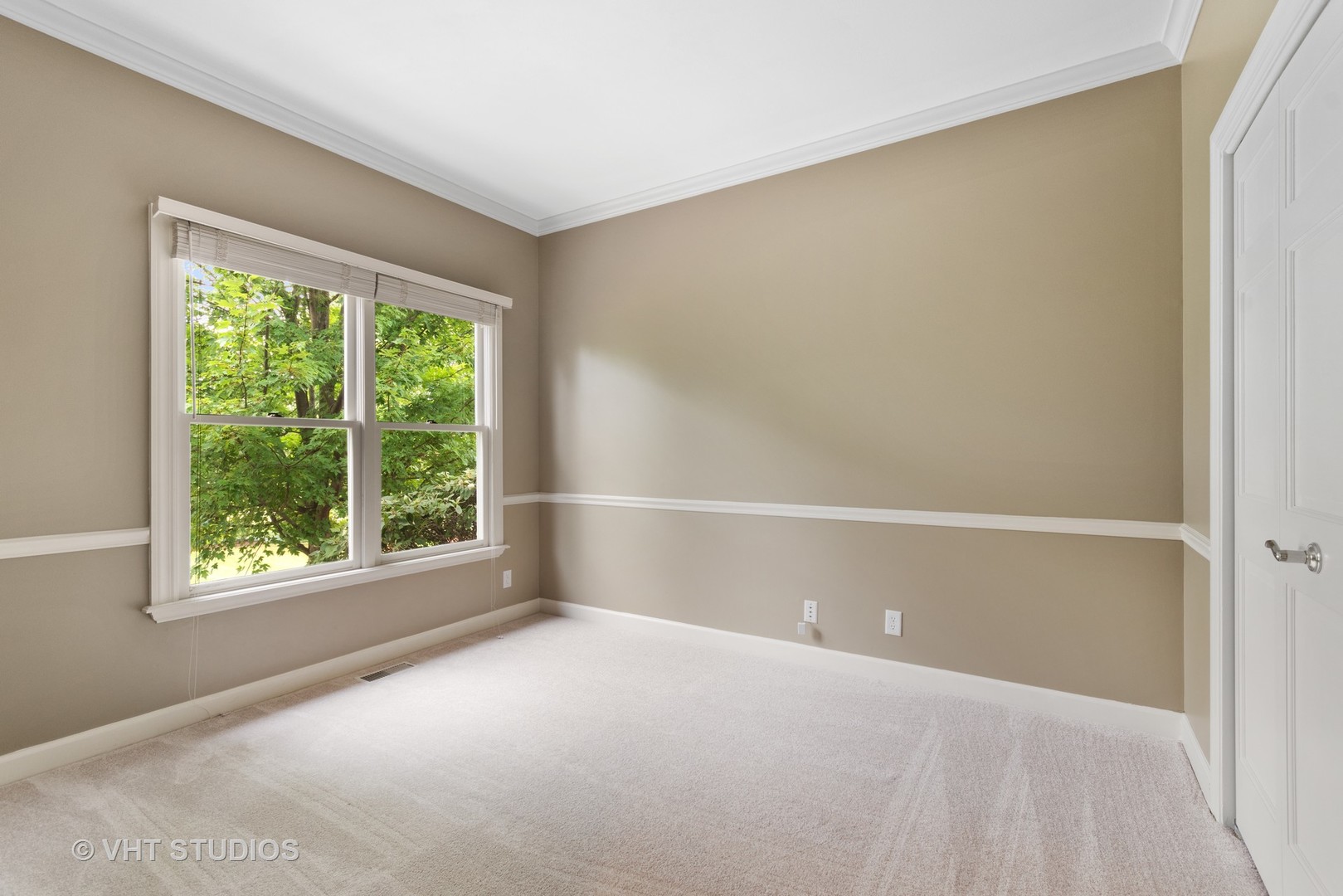 602 Chesapeake Road St. Charles, IL 60175 - Photo 9 of 25