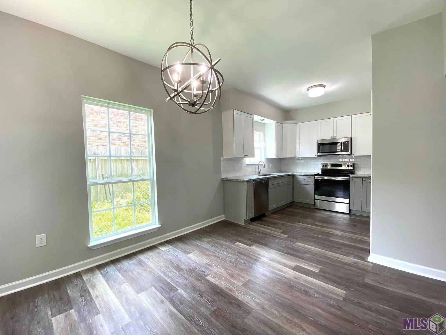 1551 Sharlo Avenue Baton Rouge, LA 70820 - Photo 3 of 15