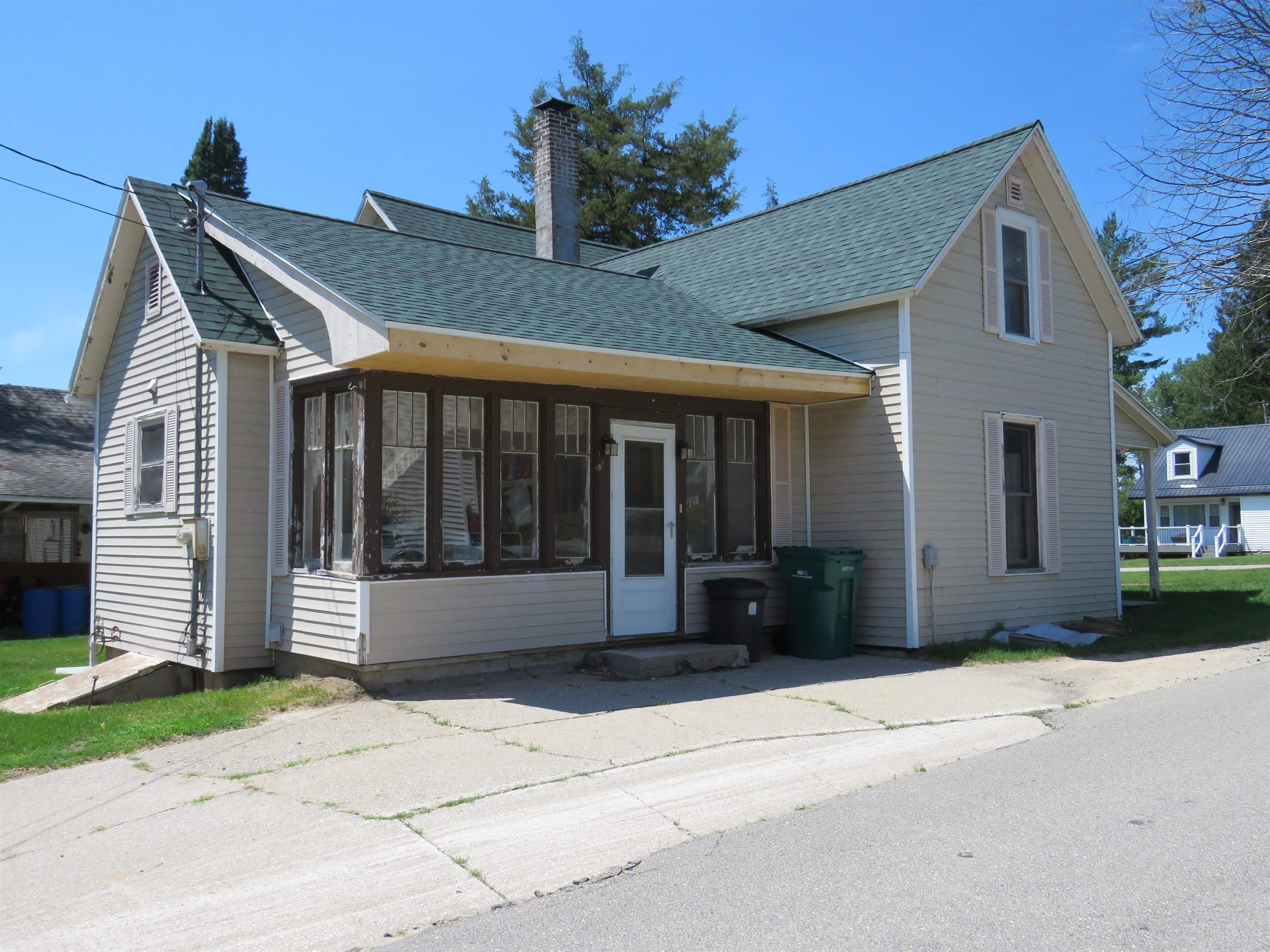 117 Church Street Tustin, MI 49688 - Photo 13 of 14 1947575-c482f207-cc07-4781-b180-3eb4119143b0.JPG