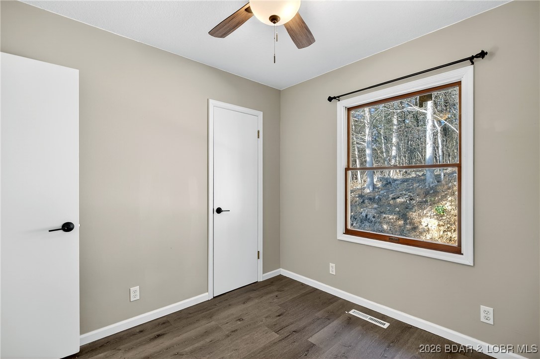 43 Good Neighbors Loop Camdenton, MO 65020 - Photo 35 of 68 Spare Bedroom 1