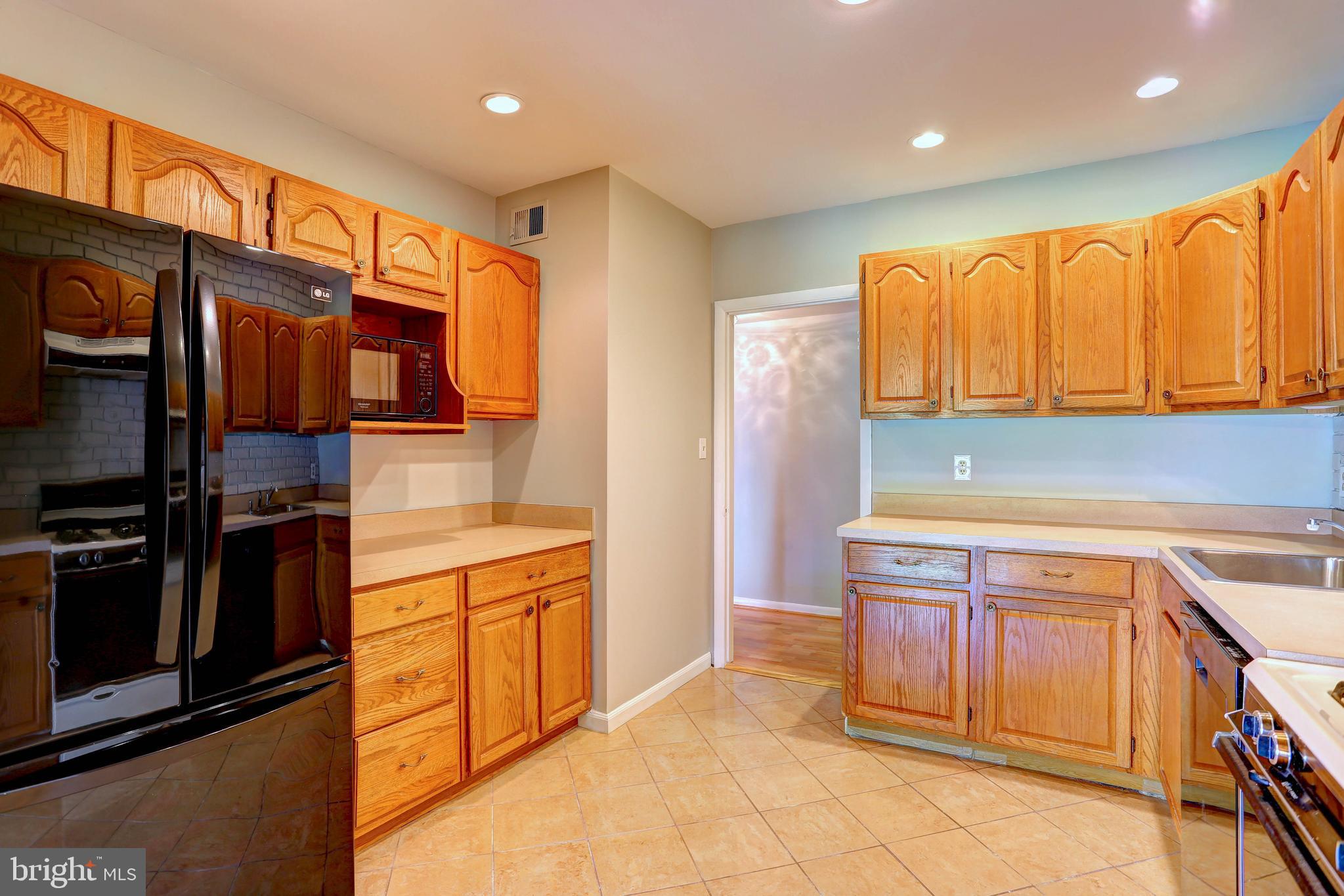 8 Cross Keys Road, Unit 8F Baltimore, MD 21210 - Photo 11 of 47 Gallery Image 11