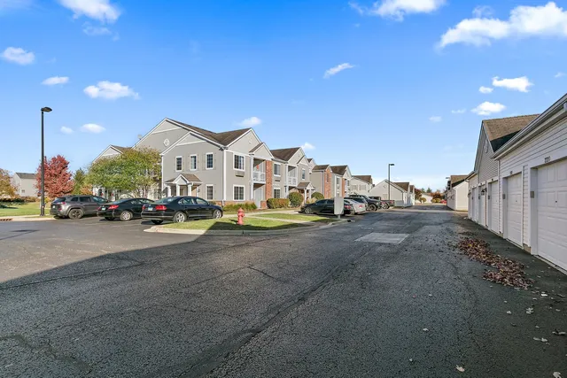 $1,850 | 124 Bertram Drive, Unit A, Yorkville, IL 60560