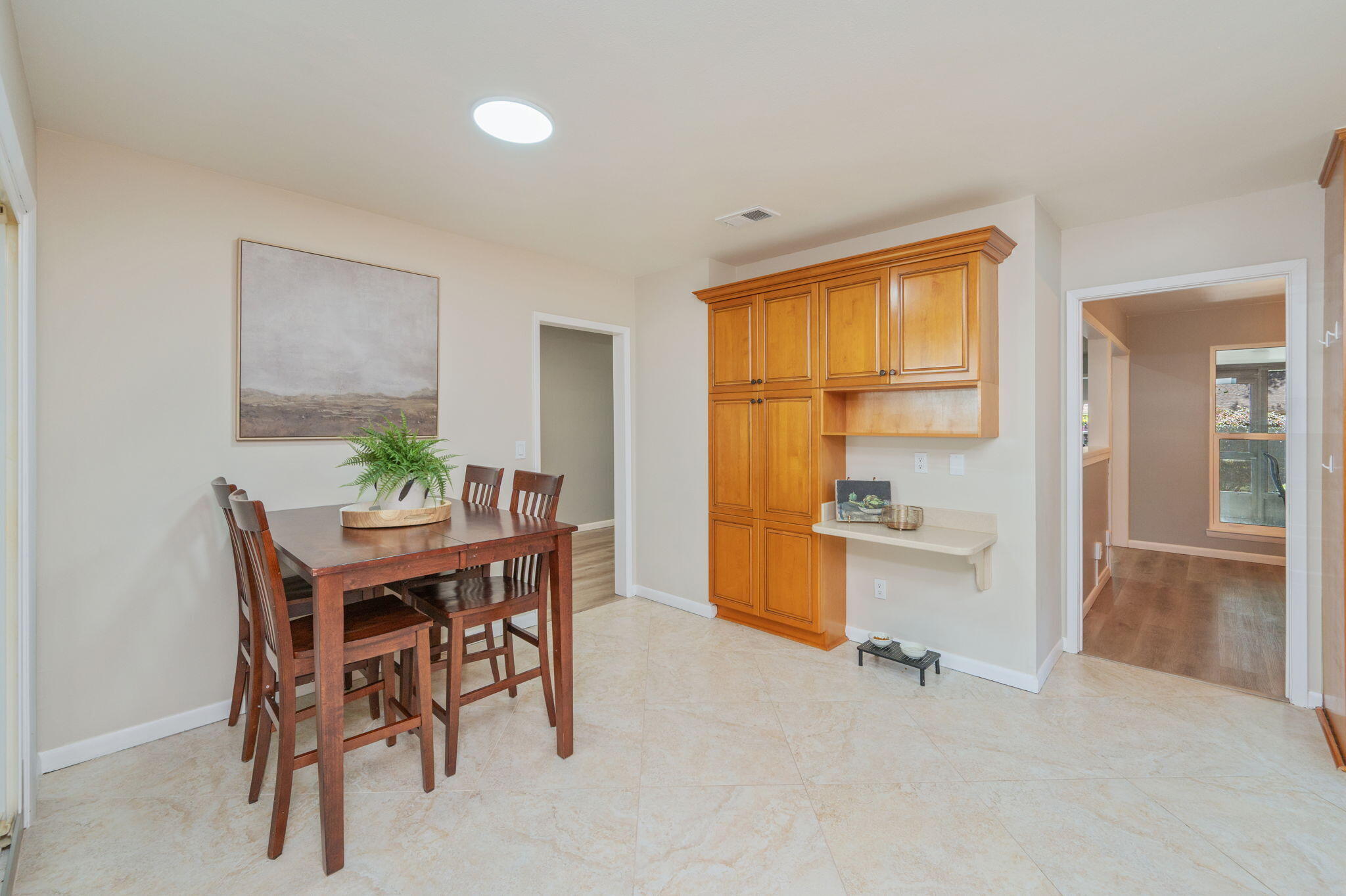 512 Samana Way Niceville, FL 32578 - Photo 13 of 43 Kitchen Eat-In Area and Drop Zone
