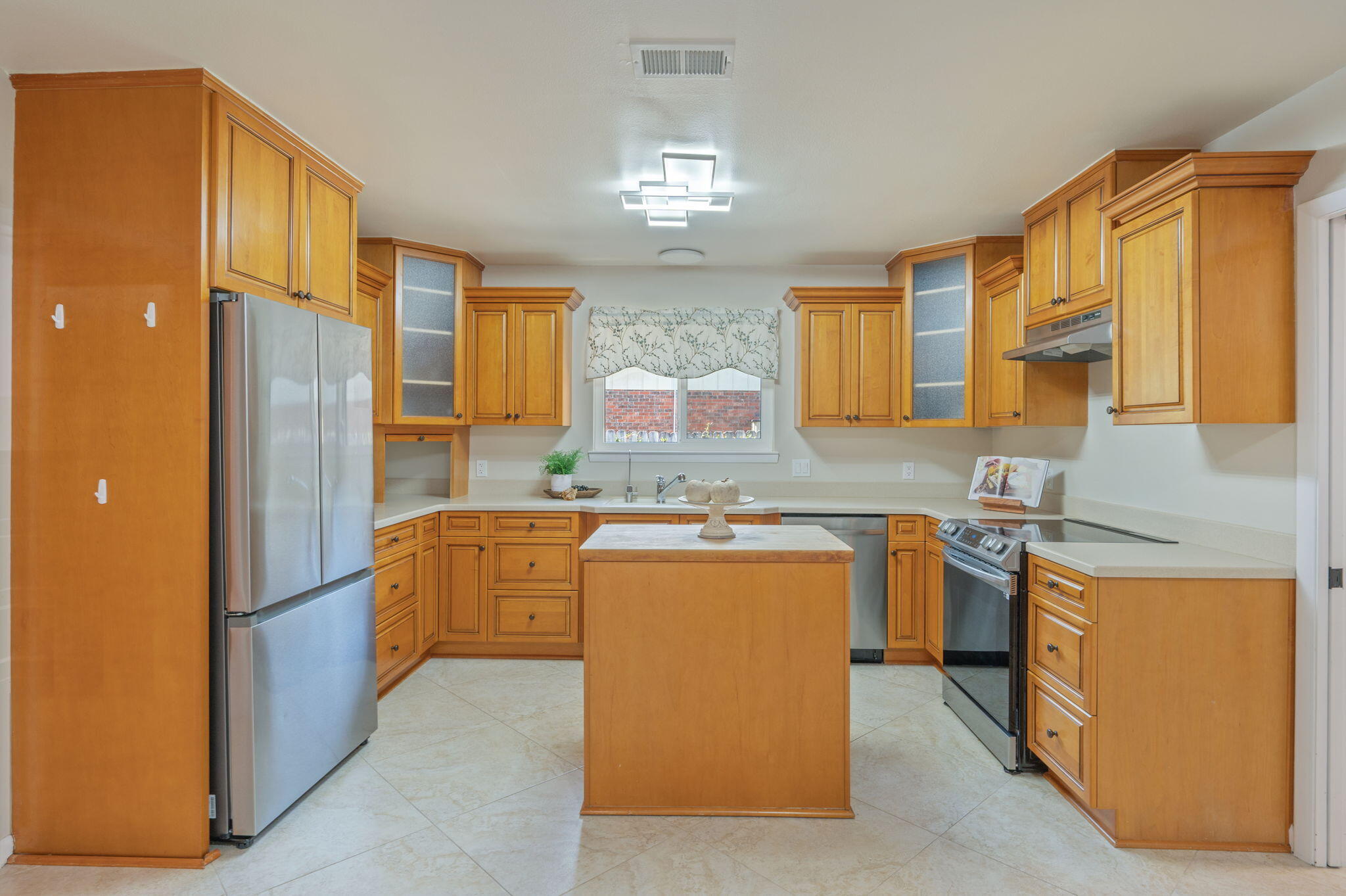 512 Samana Way Niceville, FL 32578 - Photo 14 of 43 Updated Kitchen