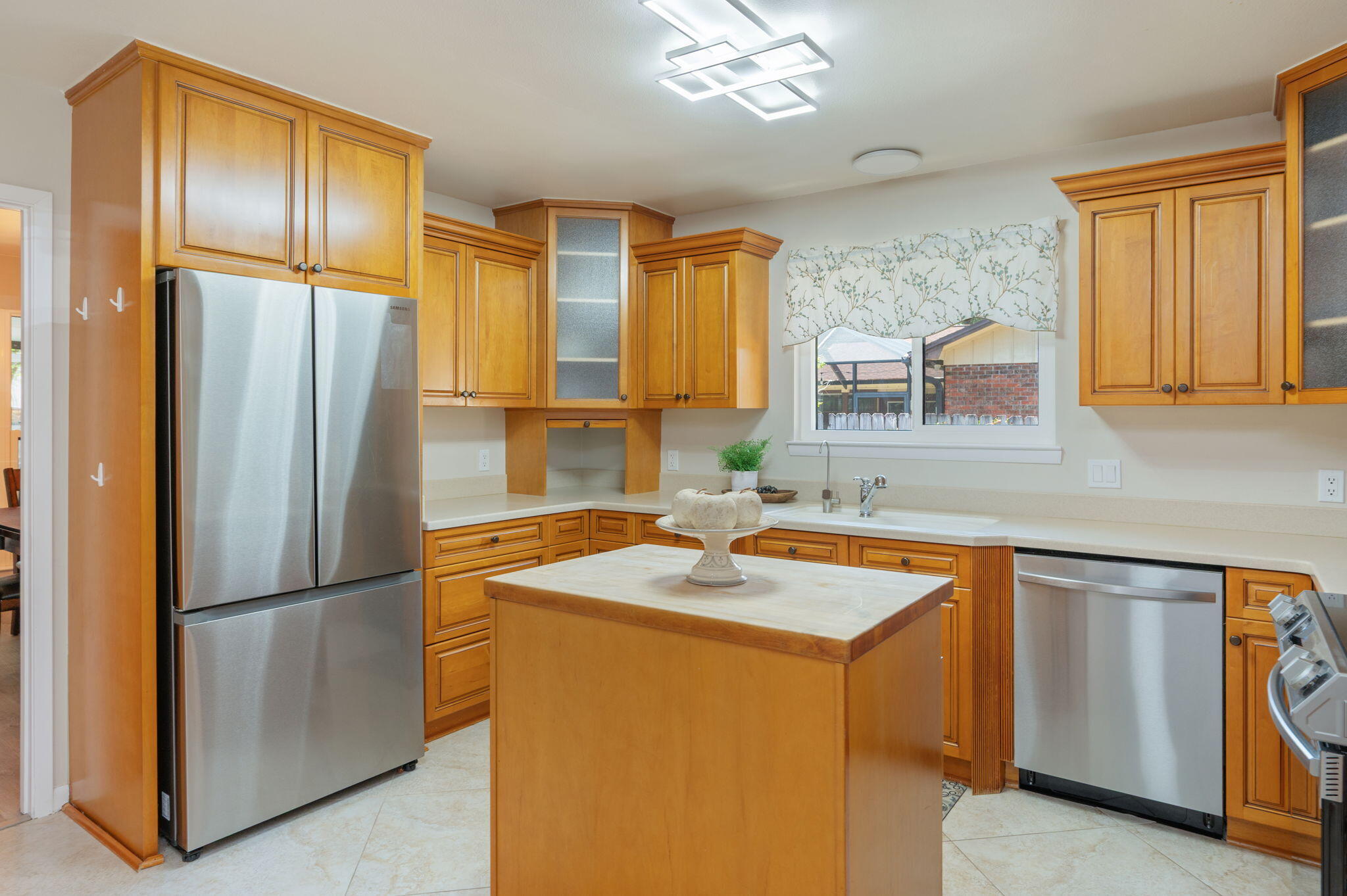 512 Samana Way Niceville, FL 32578 - Photo 15 of 43 Updated Kitchen