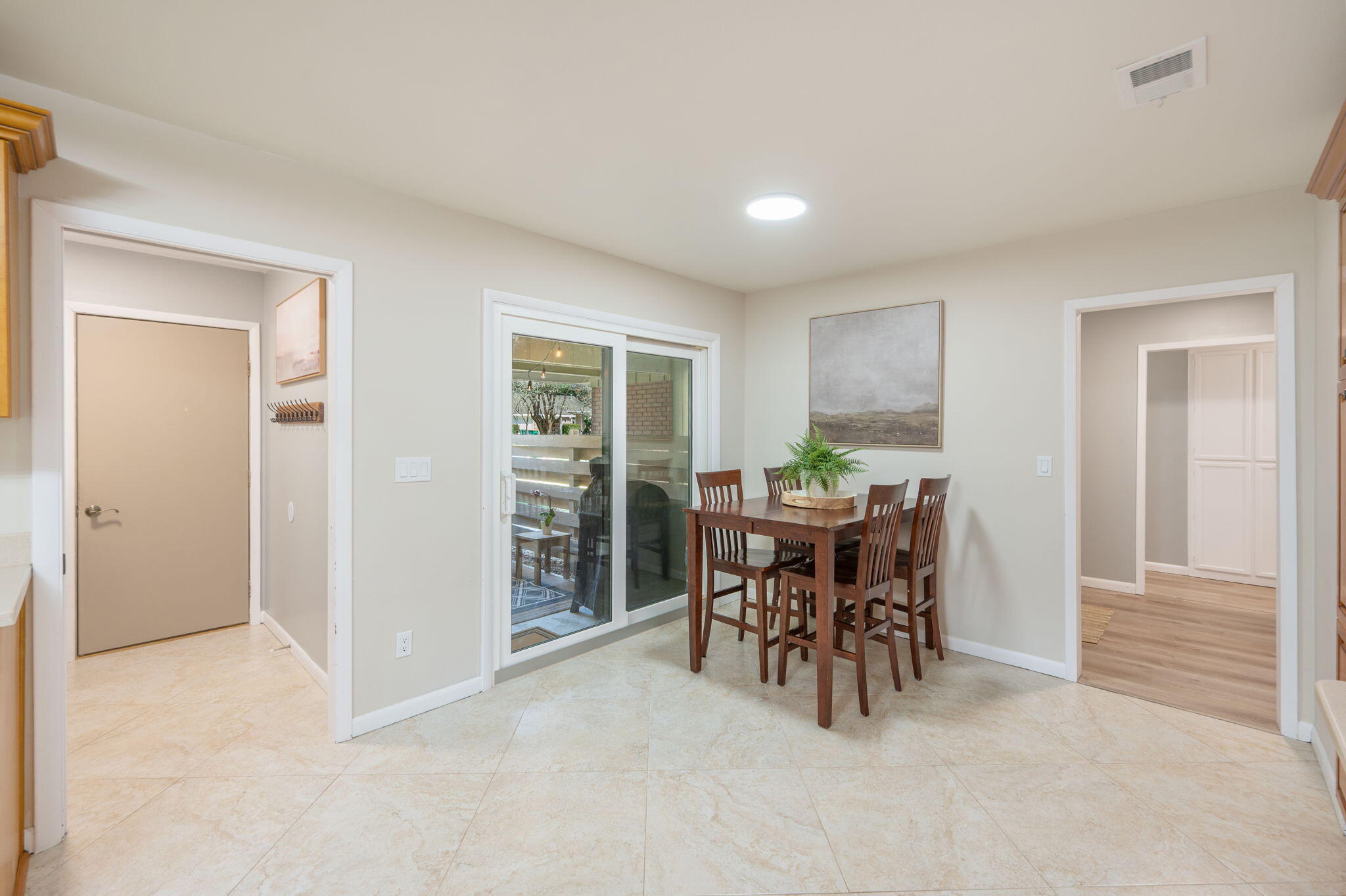 512 Samana Way Niceville, FL 32578 - Photo 18 of 43 Kitchen Eat In Area toward Laundry