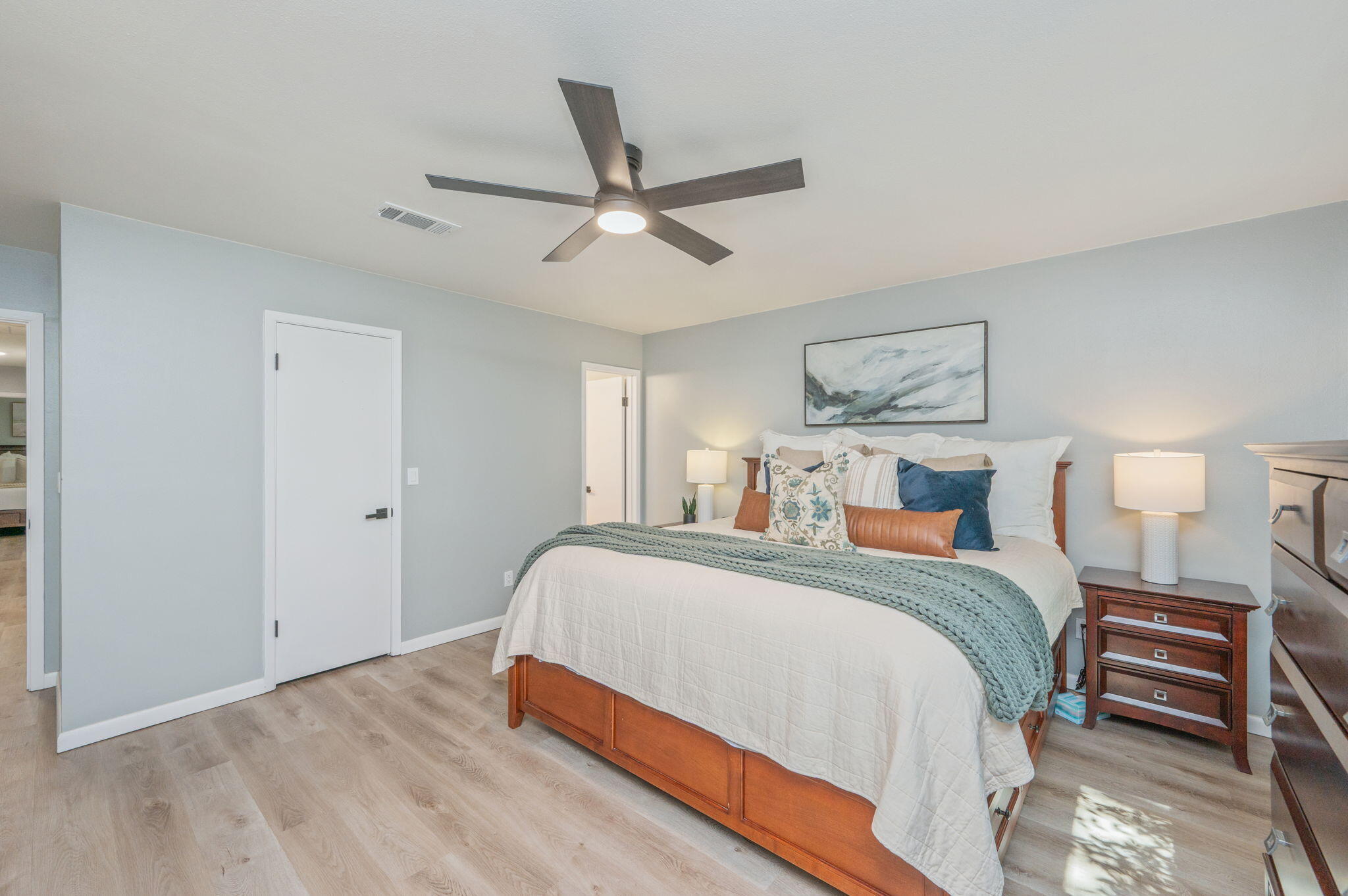 512 Samana Way Niceville, FL 32578 - Photo 21 of 43 Primary Bedroom Suite