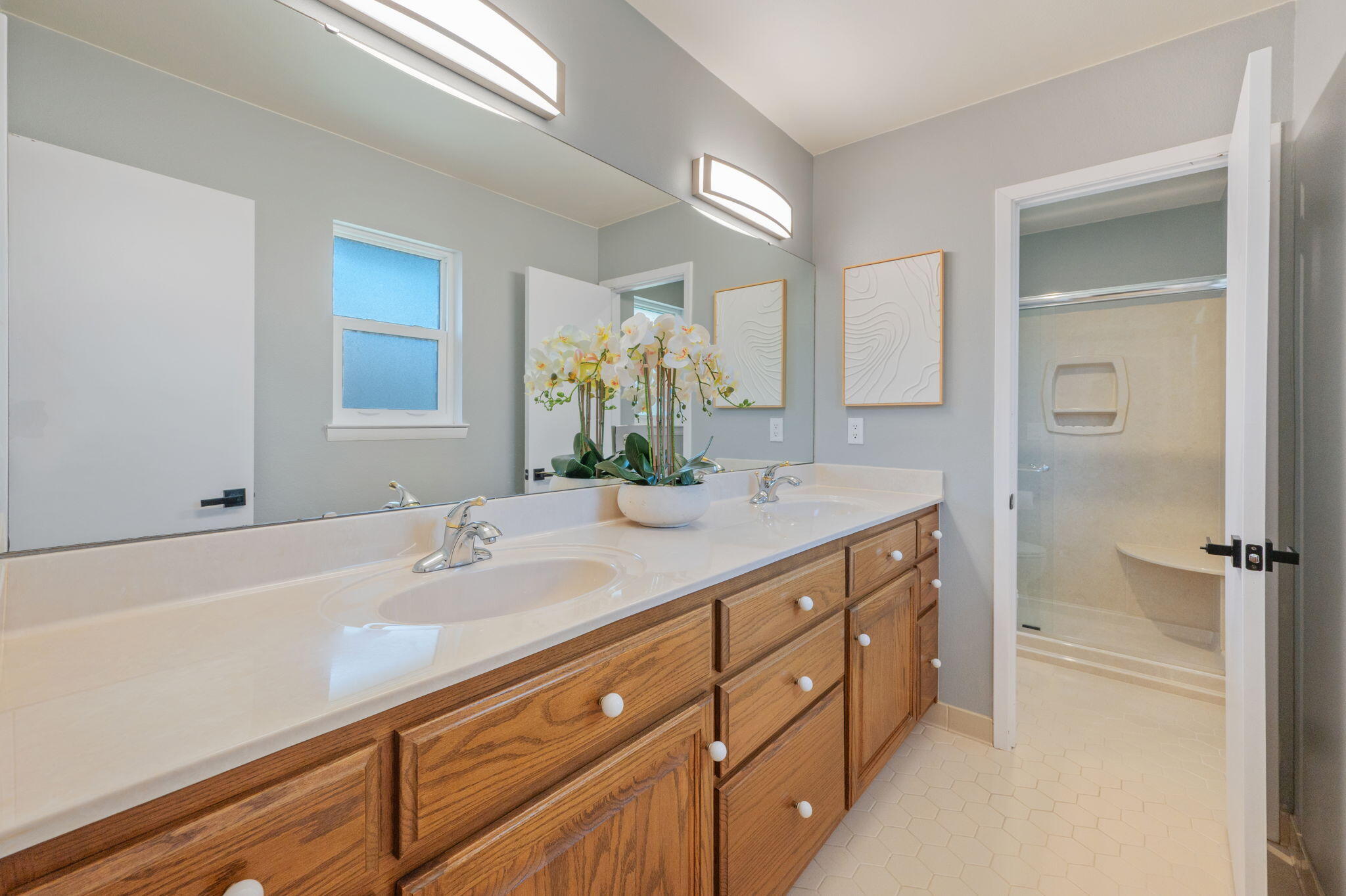 512 Samana Way Niceville, FL 32578 - Photo 22 of 43 Primary Bathroom