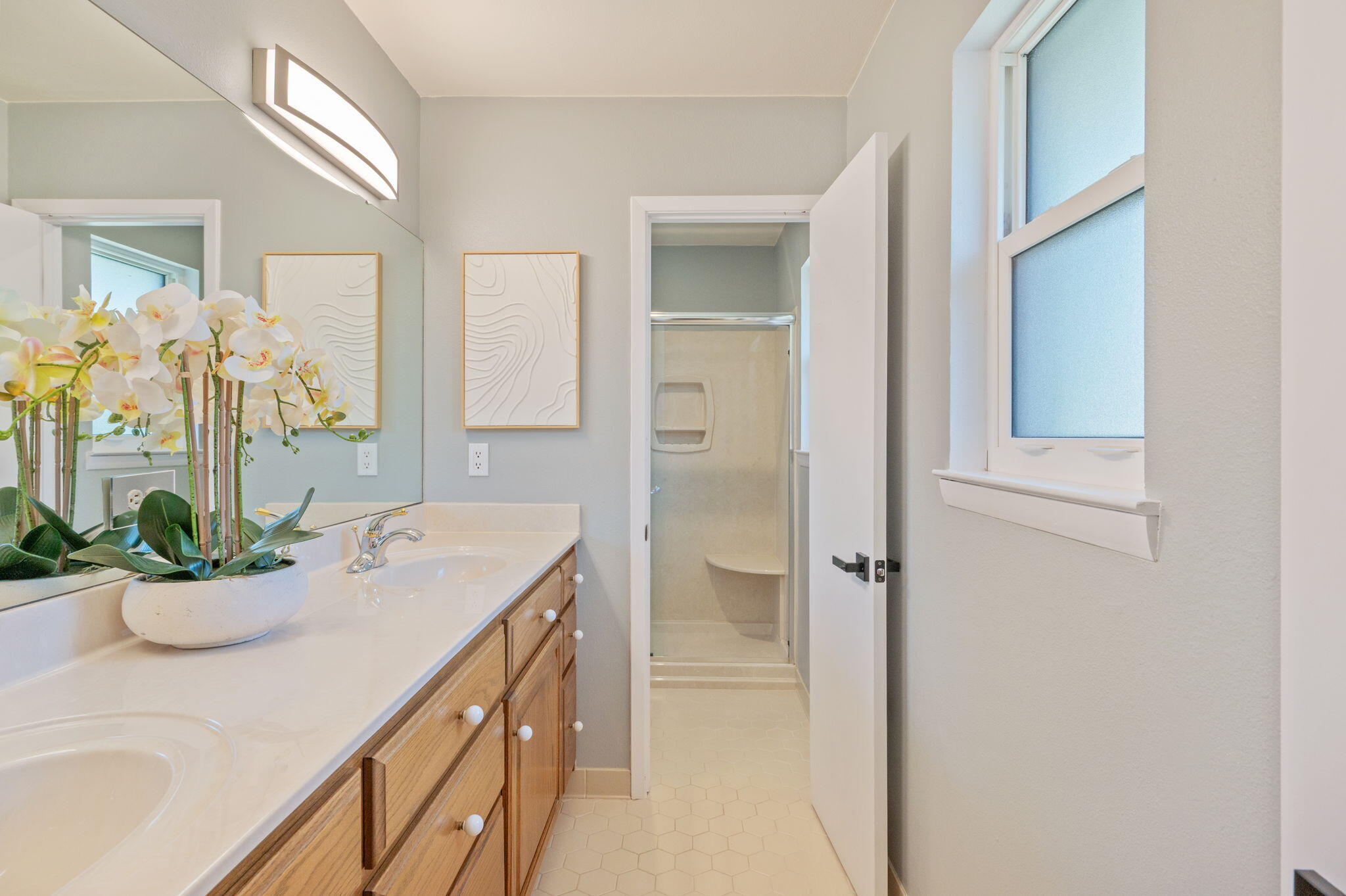 512 Samana Way Niceville, FL 32578 - Photo 24 of 43 Primary Bathroom