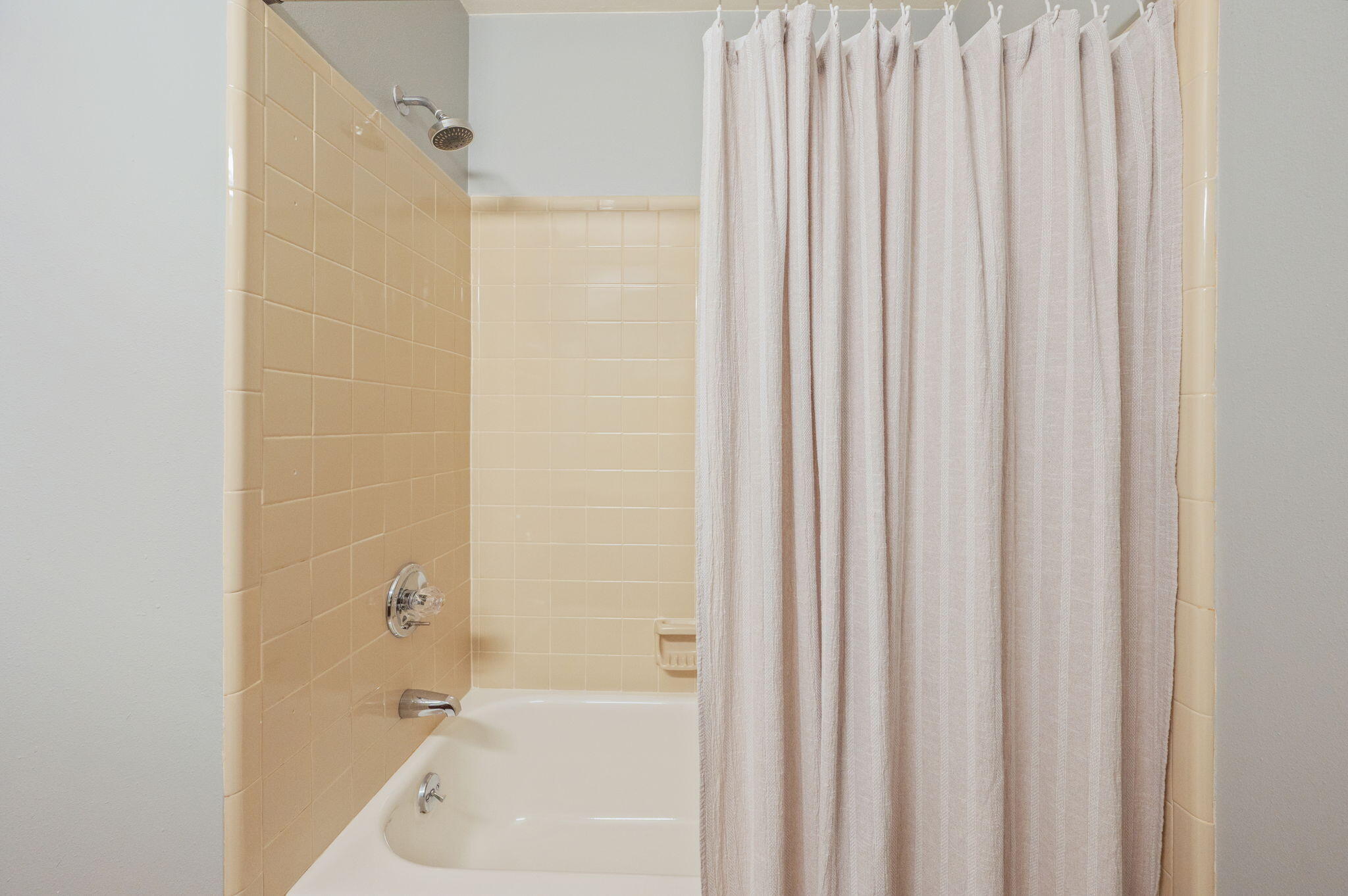 512 Samana Way Niceville, FL 32578 - Photo 31 of 43 Tub/Shower Combo