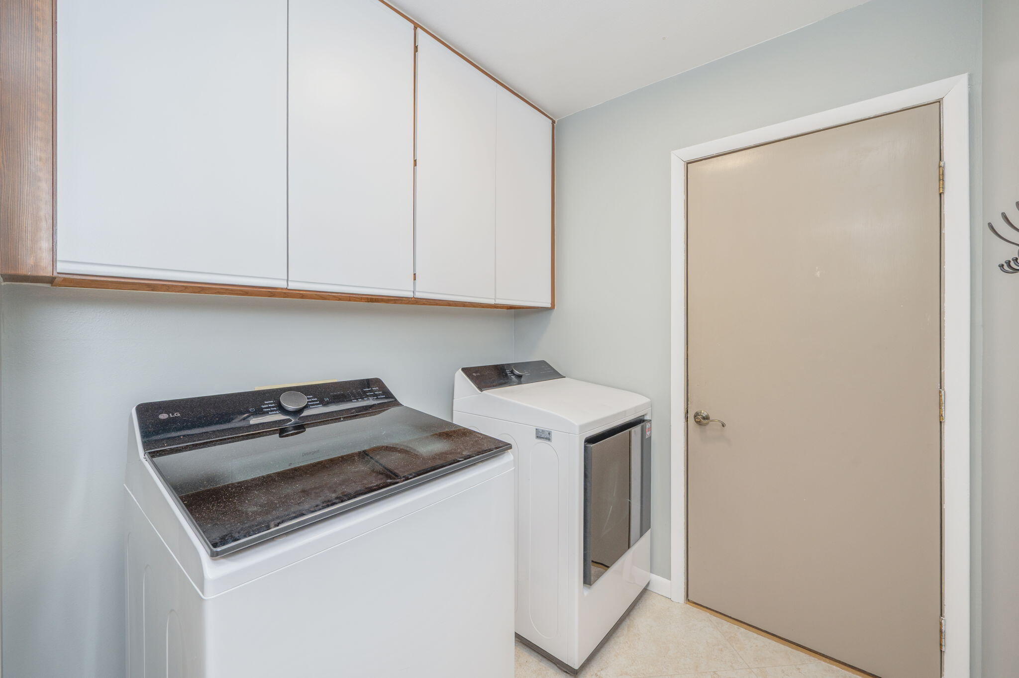 512 Samana Way Niceville, FL 32578 - Photo 42 of 43 Laundry/Utility
