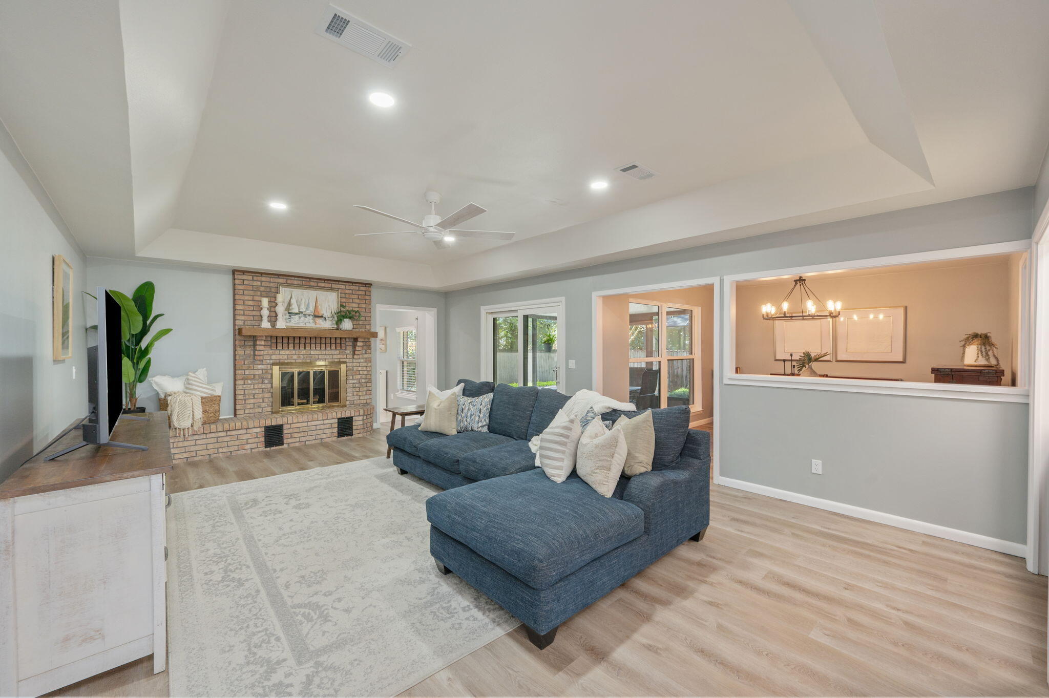 512 Samana Way Niceville, FL 32578 - Photo 6 of 43 Cozy Living Room