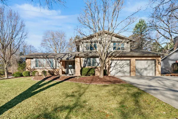 $895,000 | 302 Acadia Drive, Madison, WI 53717