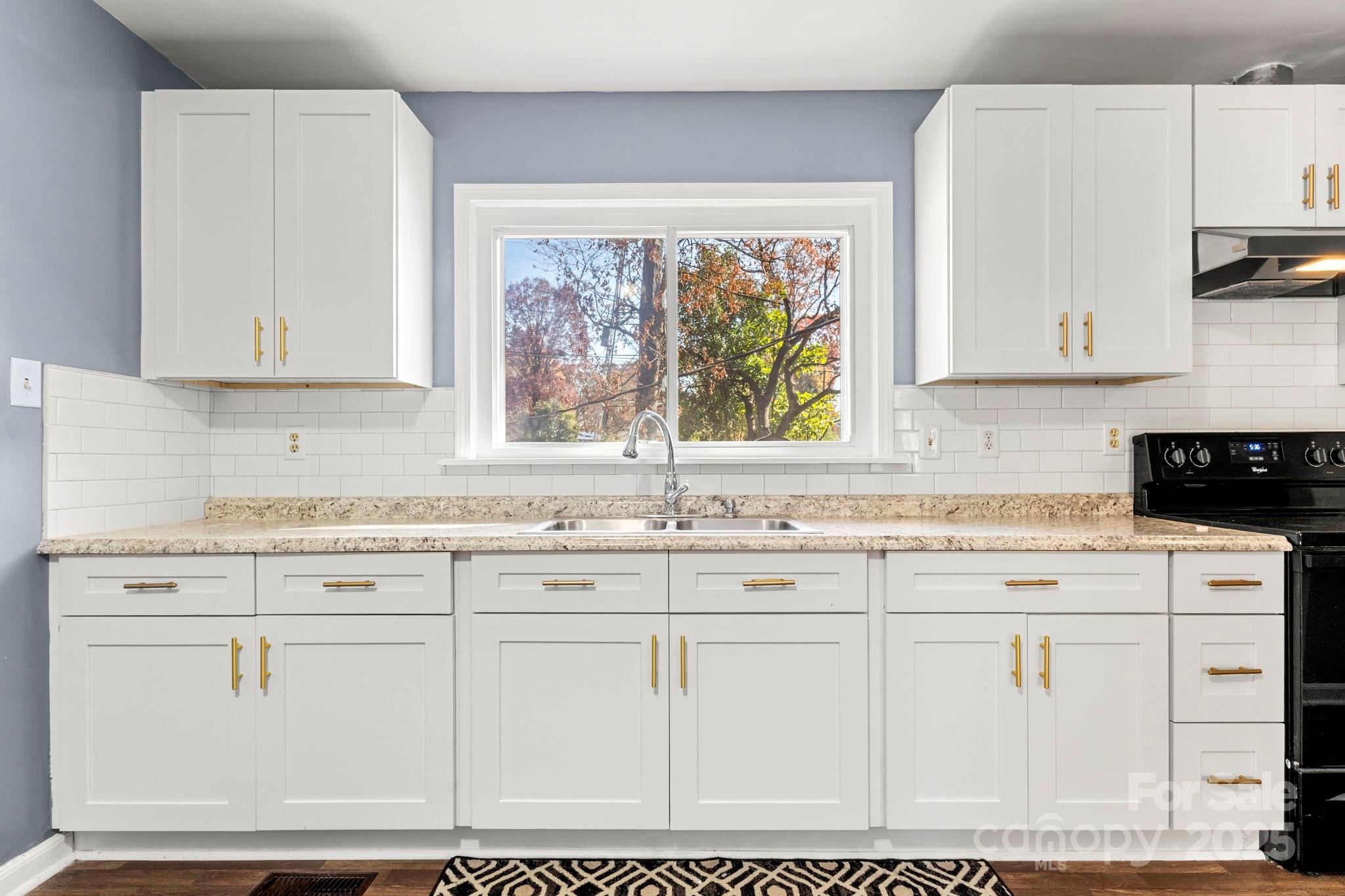 844 Squirrel Hill Road Charlotte, NC 28213 - Photo 8 of 24